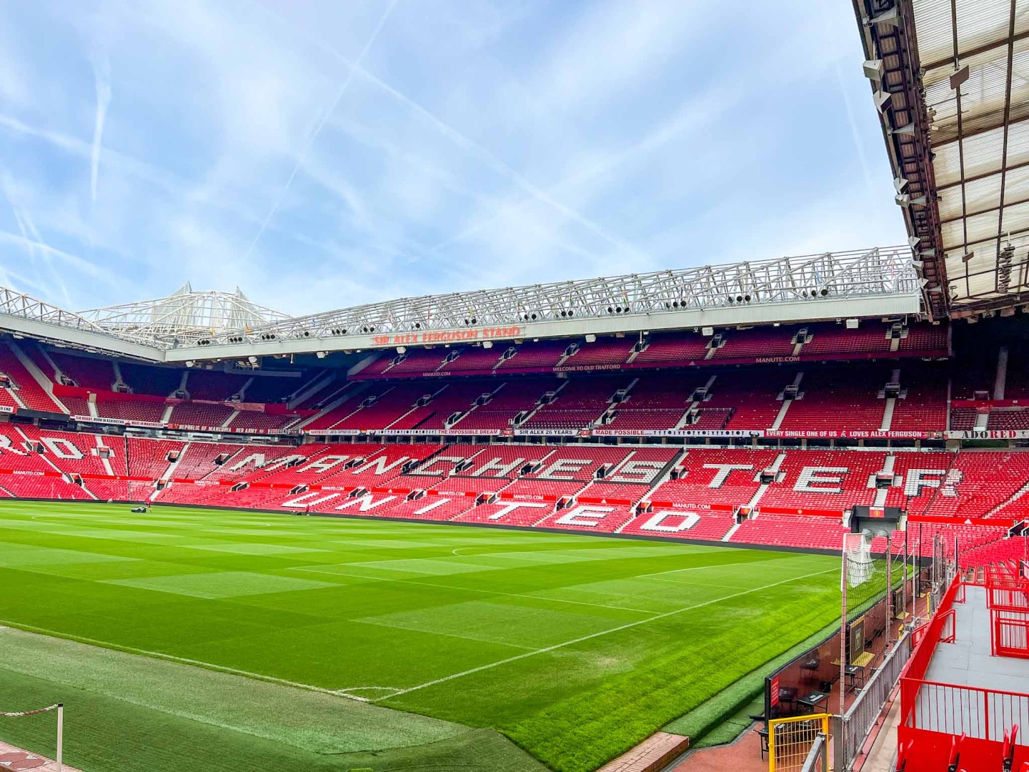 Visita al estadio del Manchester United, foto de la esquina del campo